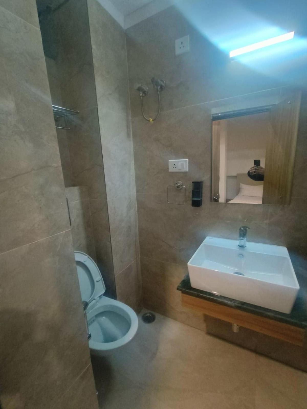 Hotel Abode Shillong Dış mekan fotoğraf